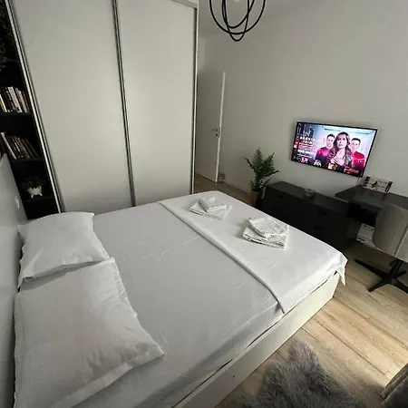 Citta Luxury 75 דירה